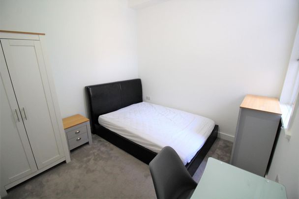 House - Terraced For Rent Fawcett Road, Southsea - Photo 1