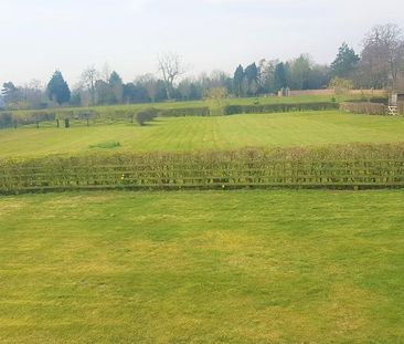 5 bedroom detached house to rent - Photo 2