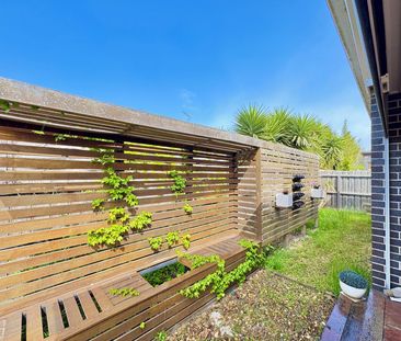 Modern Ex-Display Home with Luxury Inclusions - Photo 1