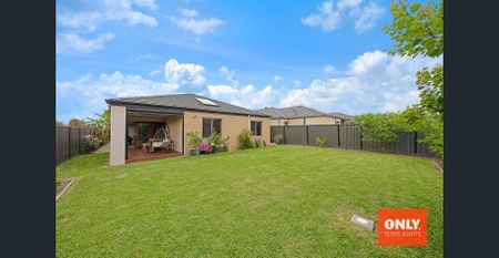 Spacious Family Living in a Prime Location! - Photo 3