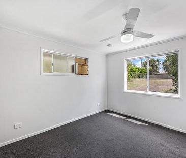 Peaceful Family Living in the Heart of Glass House Mountains - Photo 4