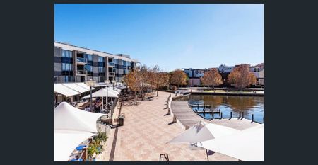 Dual Living Waterfront - Photo 3