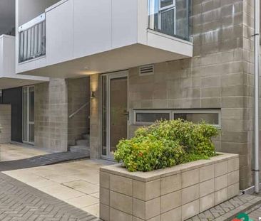 Stylish two-bedroom apartment puts you in the heart of the city. - Photo 5