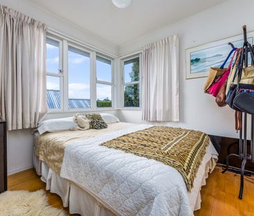 Comfortable Family Living in Sunnynook - Photo 1