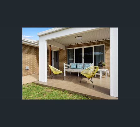 1/83 Ramsay Street, Centenary Heights, Qld 4350 - Photo 2