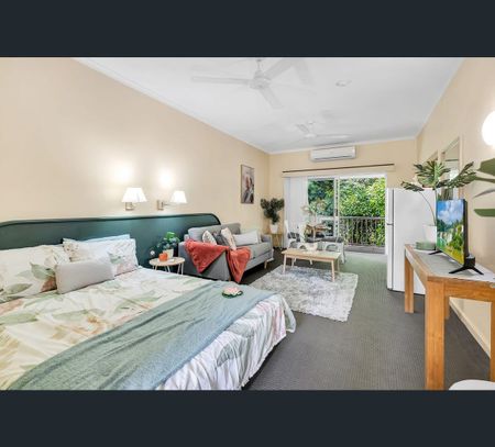 8 Coral Coast Drive, Palm Cove, Qld 4879 - Photo 2