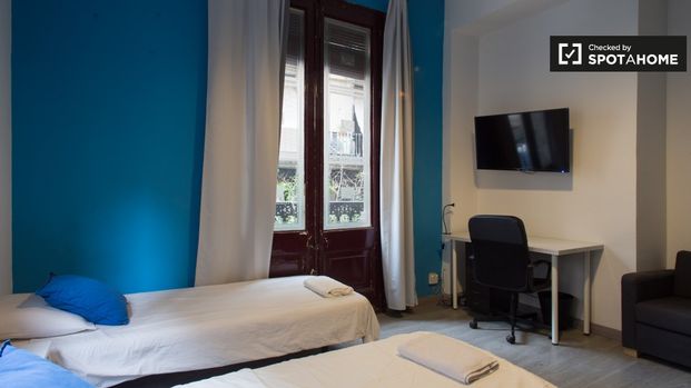 barcelona, Catalonia 08002 - Photo 1