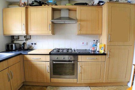 3 bedroom link detached house to rent - Photo 3