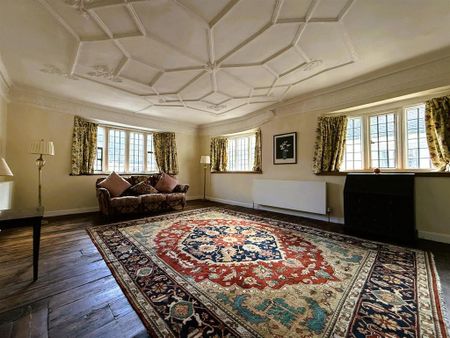 5 bedroom semi-detached house to rent - Photo 2