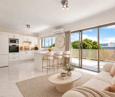 Spacious Freestanding Coastal Home with Ocean Views - Photo 3