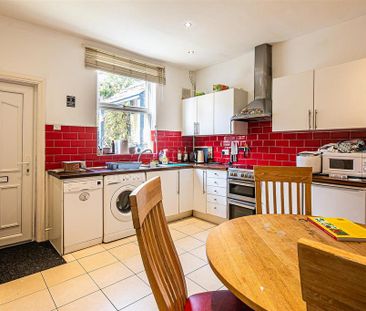 3 bedroom terraced house to rent - Photo 4