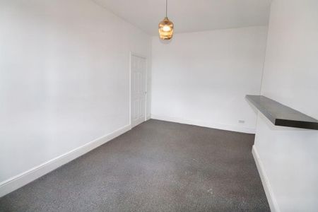 3 bed upper flat to rent in NE6 - Photo 2