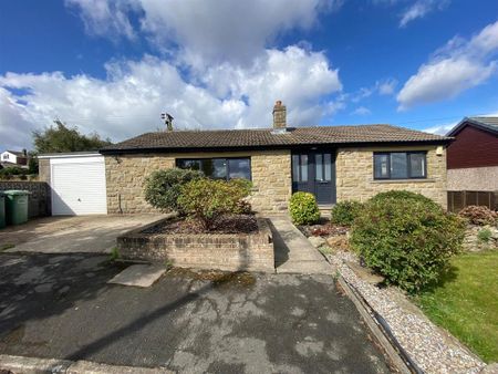 2 bedroom detached bungalow to rent - Photo 2