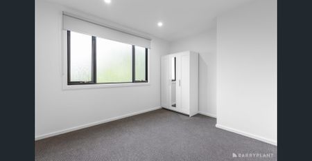 Near New Townhouse Close to Everything - Photo 4