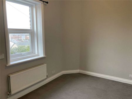 Two bedroom mid terrace property with en-suite bedroom found in excellent order throughout in popular location to the west of the city. - Photo 4