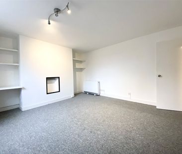 1 Bedroom - Photo 2