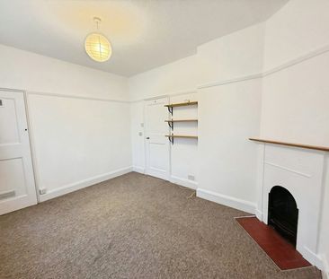Flat to rent on - Photo 1