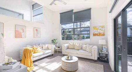 Elegant 4-Bedroom Family Home with Study for Lease in Browns Bay, Auckland - Photo 4