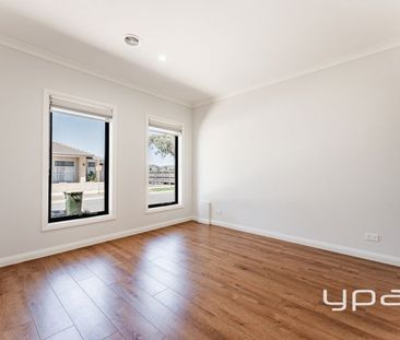 12 Adelong Avenue, Wollert - Photo 2