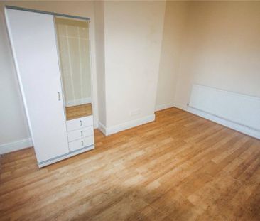 3 bedroom end of terrace house to rent - Photo 1