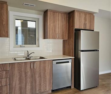 729 DOLPH Street N Unit# 1, Cambridge, Ontario, N2H2B6 - Photo 3