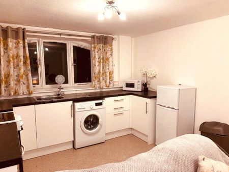 2 bedroom apartment to rent - Photo 4