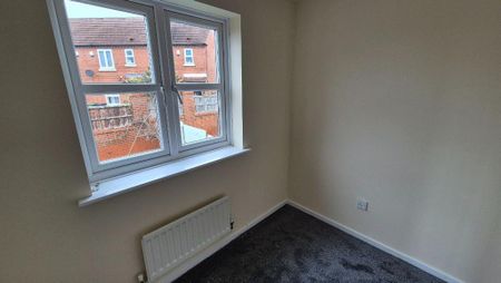 3 bedroom semi-detached house to rent - Photo 3