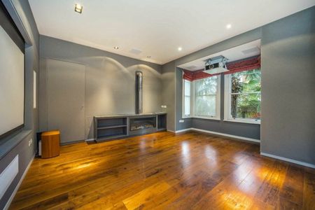 Lessar Avenue, Clapham South, SW4 - Photo 2