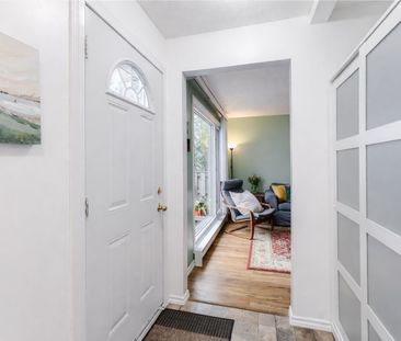 For Lease - 332 Scottsdale Drive, Guelph, Ontario - Photo 4