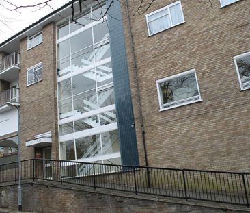 1 bed studio flat to rent in High Road, Bushey, WD23 - Photo 3