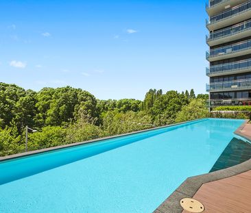 In The Heart Of The City - Photo 5