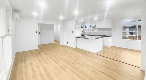 Newly renovated 3 bedrooms home for rent in Otara! - Photo 1