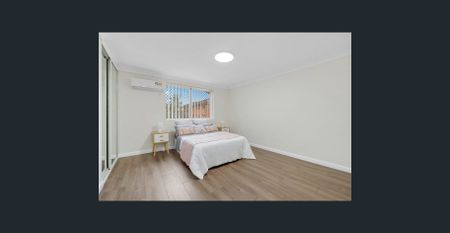 Spacious townhouse with double lock up garage and modern interiors - Photo 3