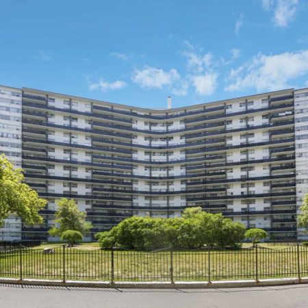 Champlain Towers - Photo 4