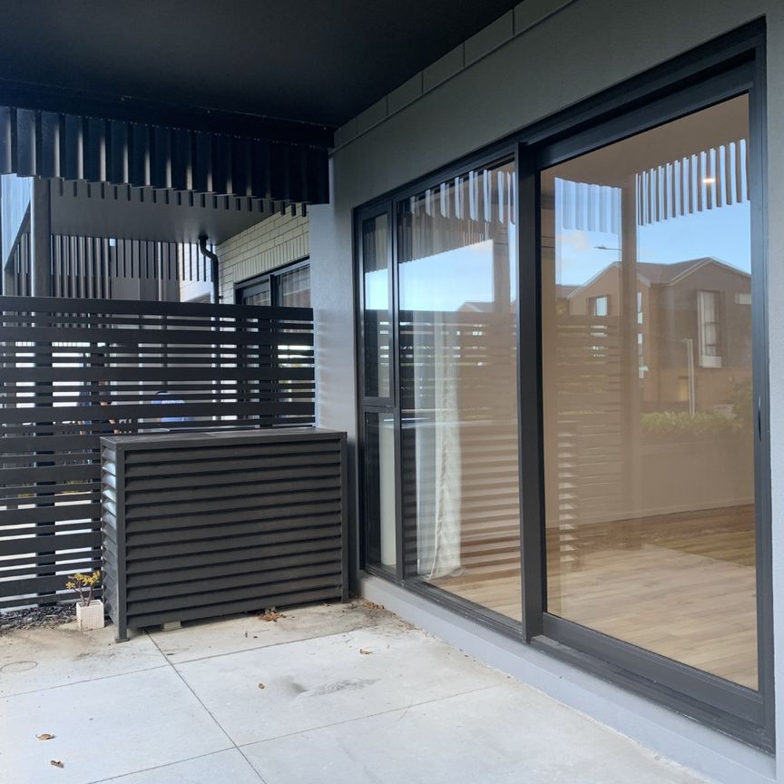 Unit 10, 71 Hobsonville Point Road, Hobsonville, Auckland - Photo 1