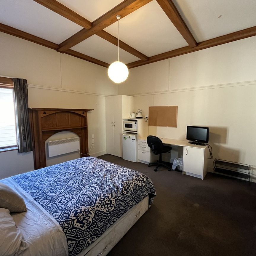 Affordable Studio Room for Rent – All Utilities Included - Photo 1