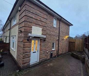 3 bedroom end of terrace house to rent - Photo 2