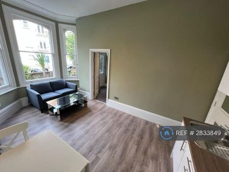 1 bedroom flat to rent - Photo 4