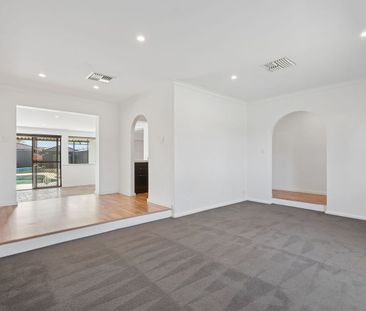 FAMILY HOME - Photo 2