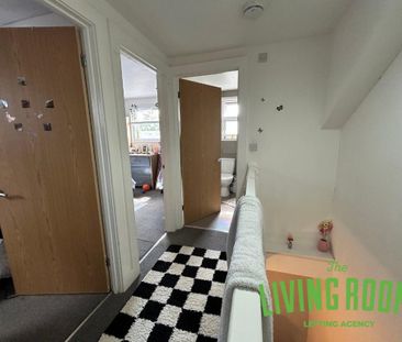 2 bedroom flat to rent - Photo 6
