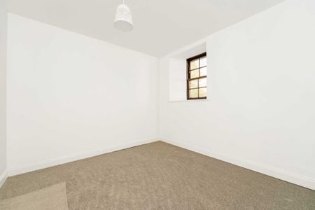 Price £695 pcm - Available 22/04/2026 - Unfurnished - Photo 2