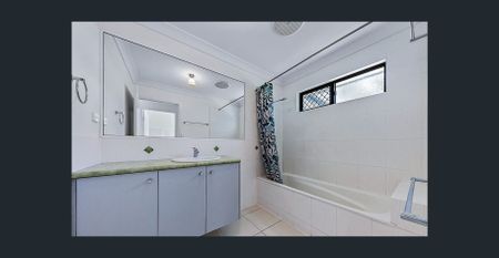 Easy-Care Family Home in Quiet Cannonvale Street - Photo 4