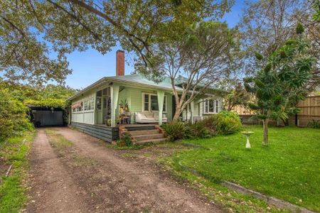 Hideaway Cottage In McCrae - Photo 5