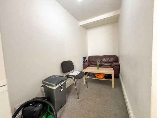 4 bedroom maisonette to rent - Photo 1