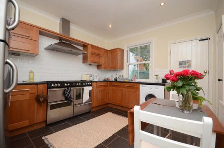 1 bedroom semi-detached house to rent - Photo 3