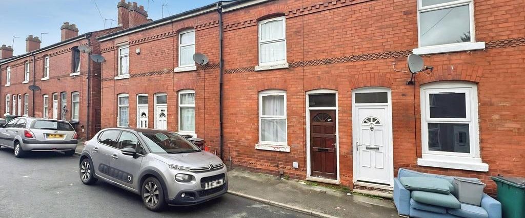 2 bedroom terraced house to rent - Photo 1