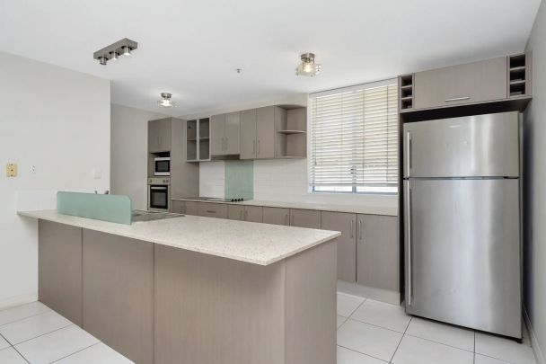 Fully furnished apartment in the Heart of the City. - Photo 1