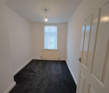 3 bedroom terraced house to rent - Photo 4