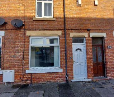 3 bedroom terraced house to rent - Photo 2