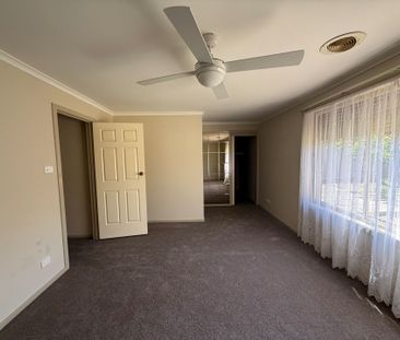 Please contact catie@sweeneyea.com.au for private inspections. - Photo 1